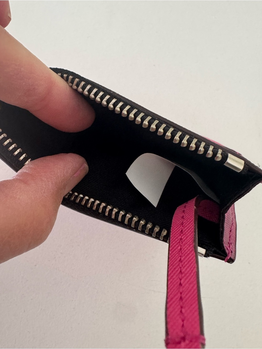 Marc Jacobs Hot Neon Pink Faux Leather Change Purse with Attached Key Ring NWOT - Picture 4 of 7